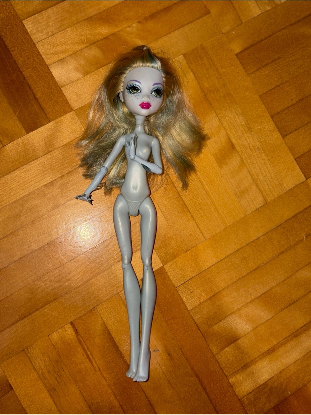 monster high lagoona scaris undressed